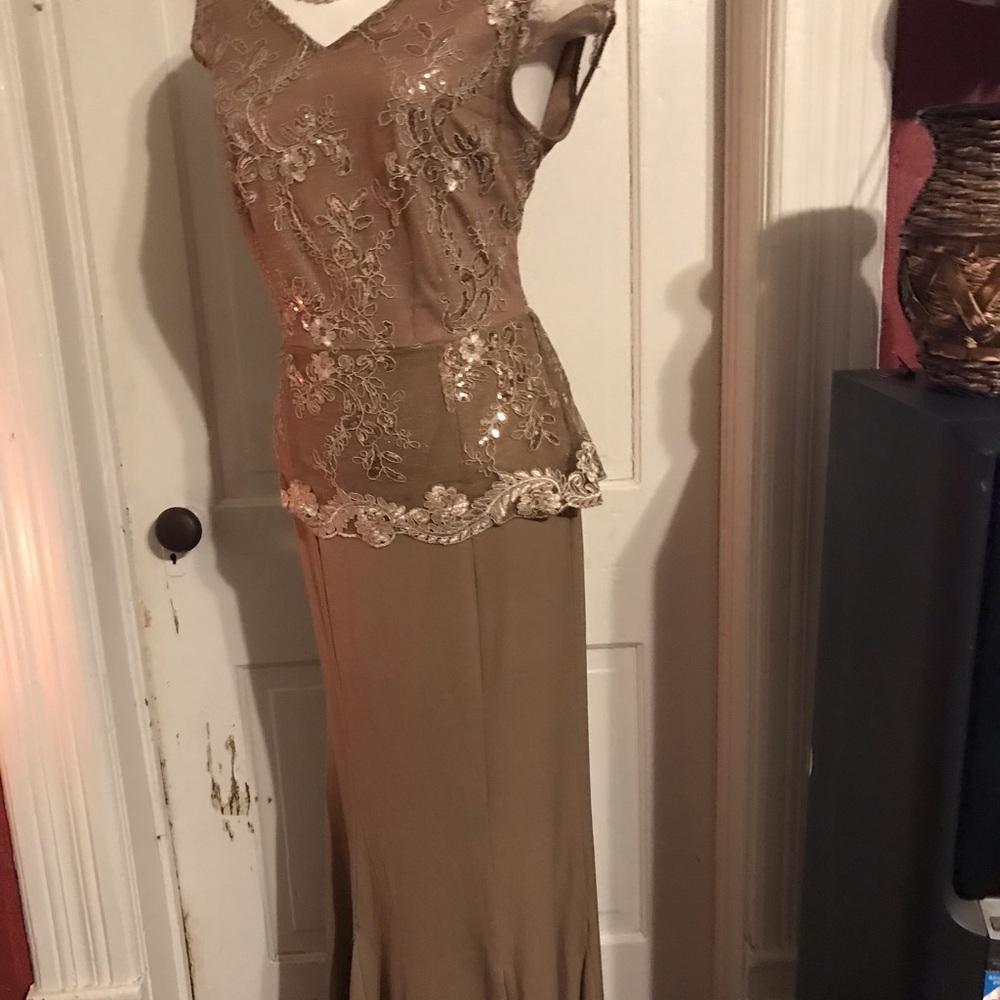 Stunning beautiful mother of the bride dress size: S  by: Candalite - Picture 10 of 14
